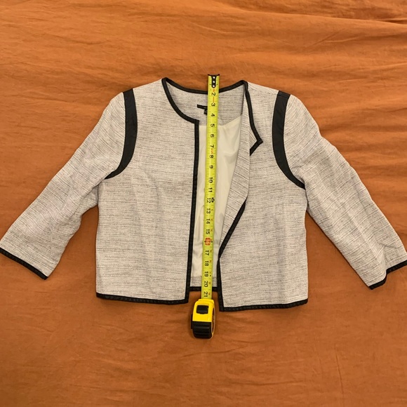 Harvé Benard Black, White, and Grey Blazer, Size 12 - Picture 4 of 5